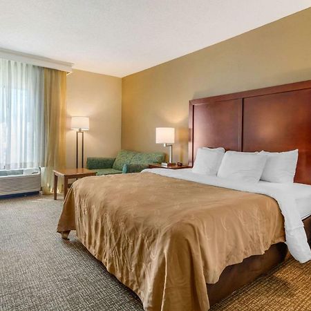Quality Inn & Suites Olde Town Портсмут Екстер'єр фото