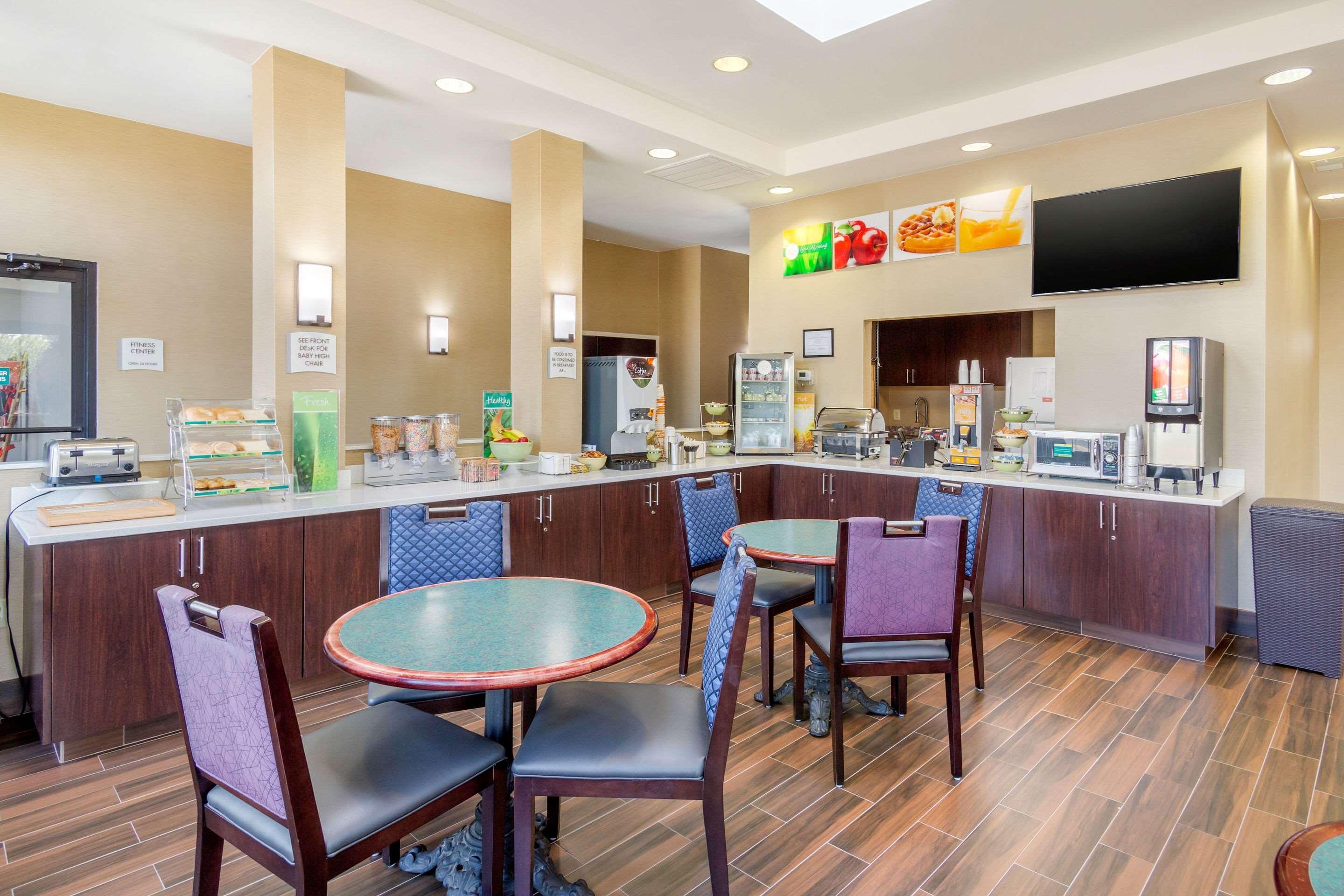 Quality Inn & Suites Olde Town Портсмут Екстер'єр фото