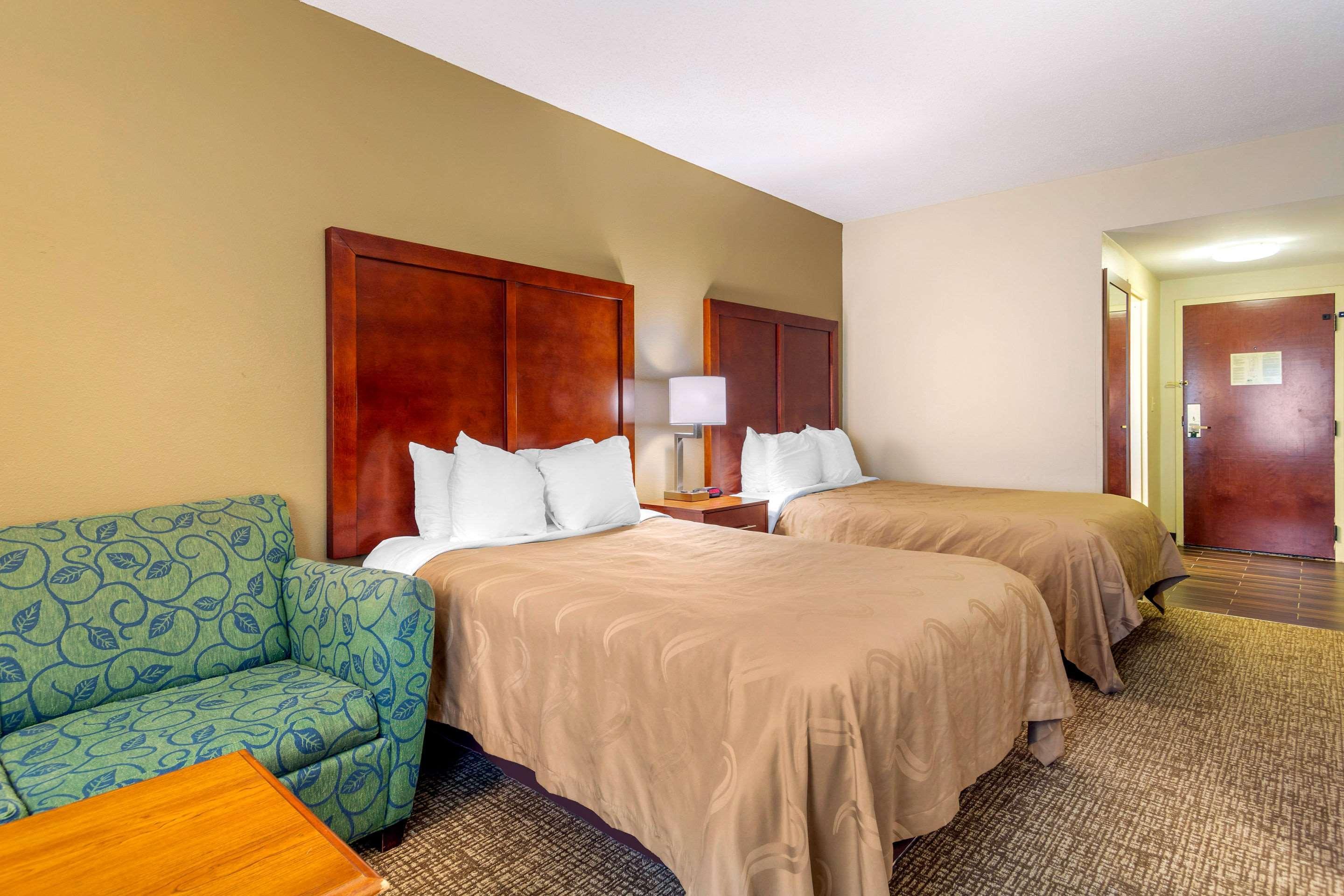Quality Inn & Suites Olde Town Портсмут Екстер'єр фото
