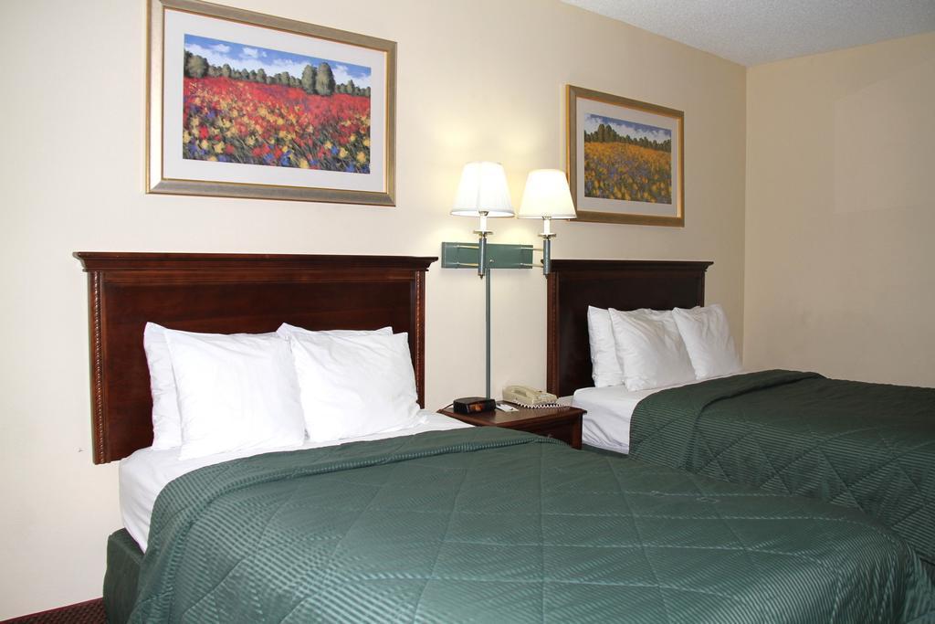 Quality Inn & Suites Olde Town Портсмут Екстер'єр фото